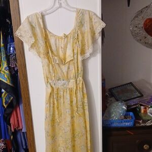 Elegant Yellow Floral Lace Dress